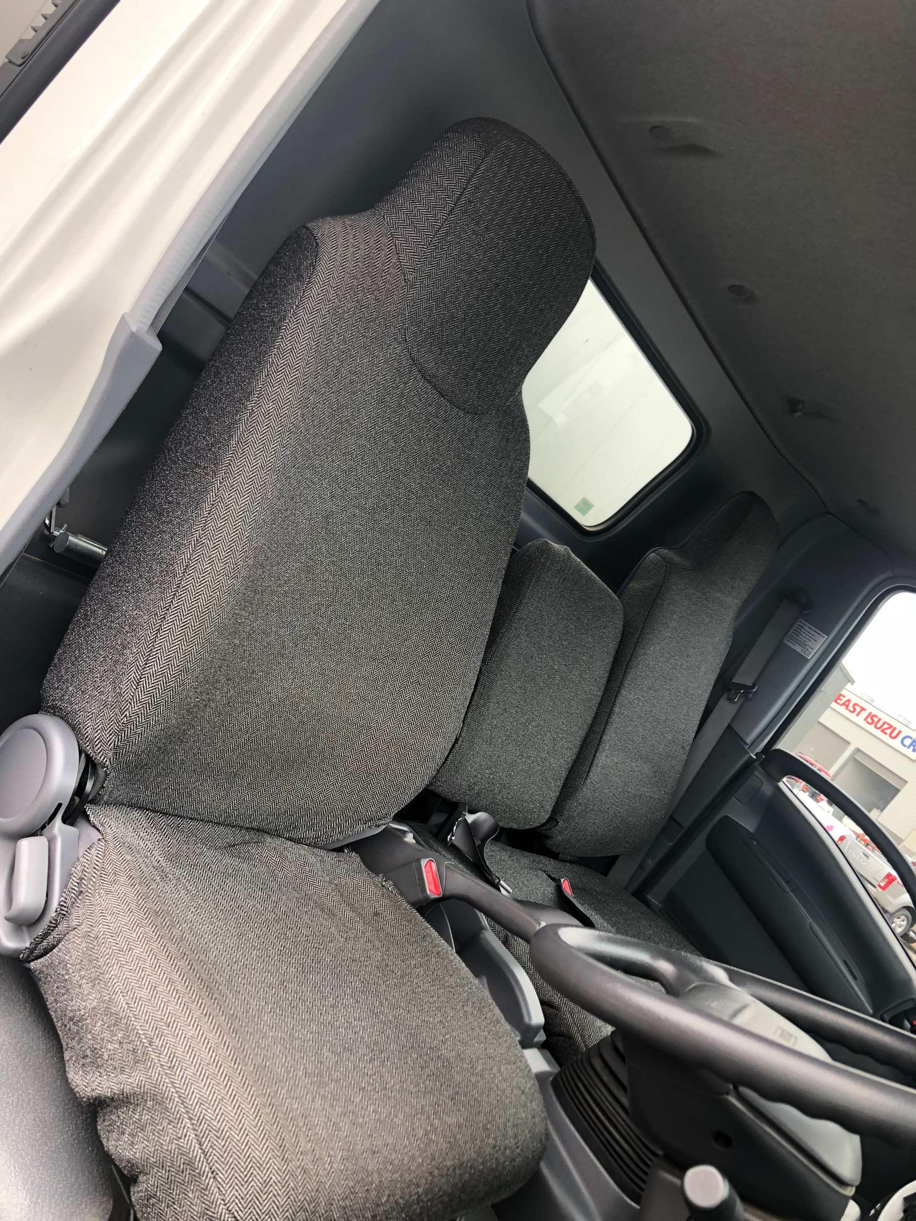 2008 ISUZU NQR450 ** VERY LOW KM'S ** 8 PALLET TRUCK MANUAL CURTAINSIDER