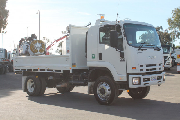 2009 ISUZU FSS550 HIGH & LOW RANGE 4X4 MANUAL CAB CHASSIS