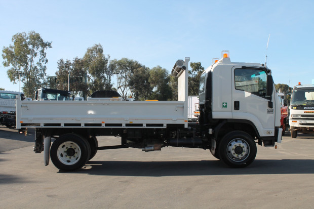 2009 ISUZU FSS550 HIGH & LOW RANGE 4X4 MANUAL CAB CHASSIS