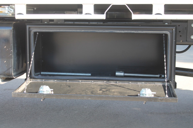2009 ISUZU FSS550 HIGH & LOW RANGE 4X4 MANUAL CAB CHASSIS