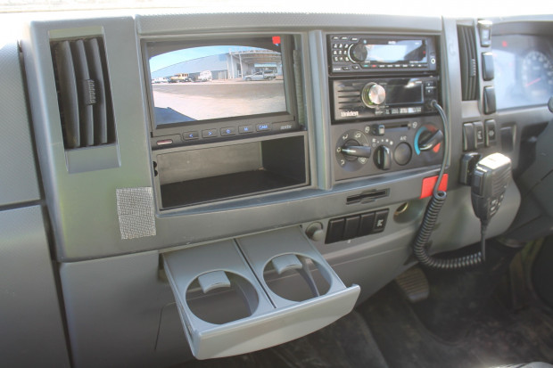2009 ISUZU FSS550 HIGH & LOW RANGE 4X4 MANUAL CAB CHASSIS