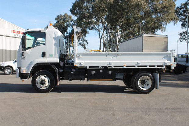 2009 ISUZU FSS550 HIGH & LOW RANGE 4X4 MANUAL CAB CHASSIS
