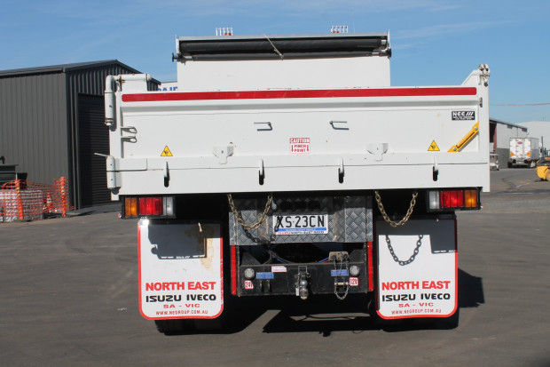 2009 ISUZU FSS550 HIGH & LOW RANGE 4X4 MANUAL CAB CHASSIS