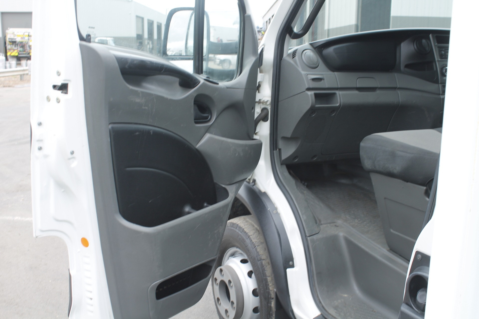 2015 IVECO DAILY 70C21 TRAY TOP TRUCK MANUAL TRAY