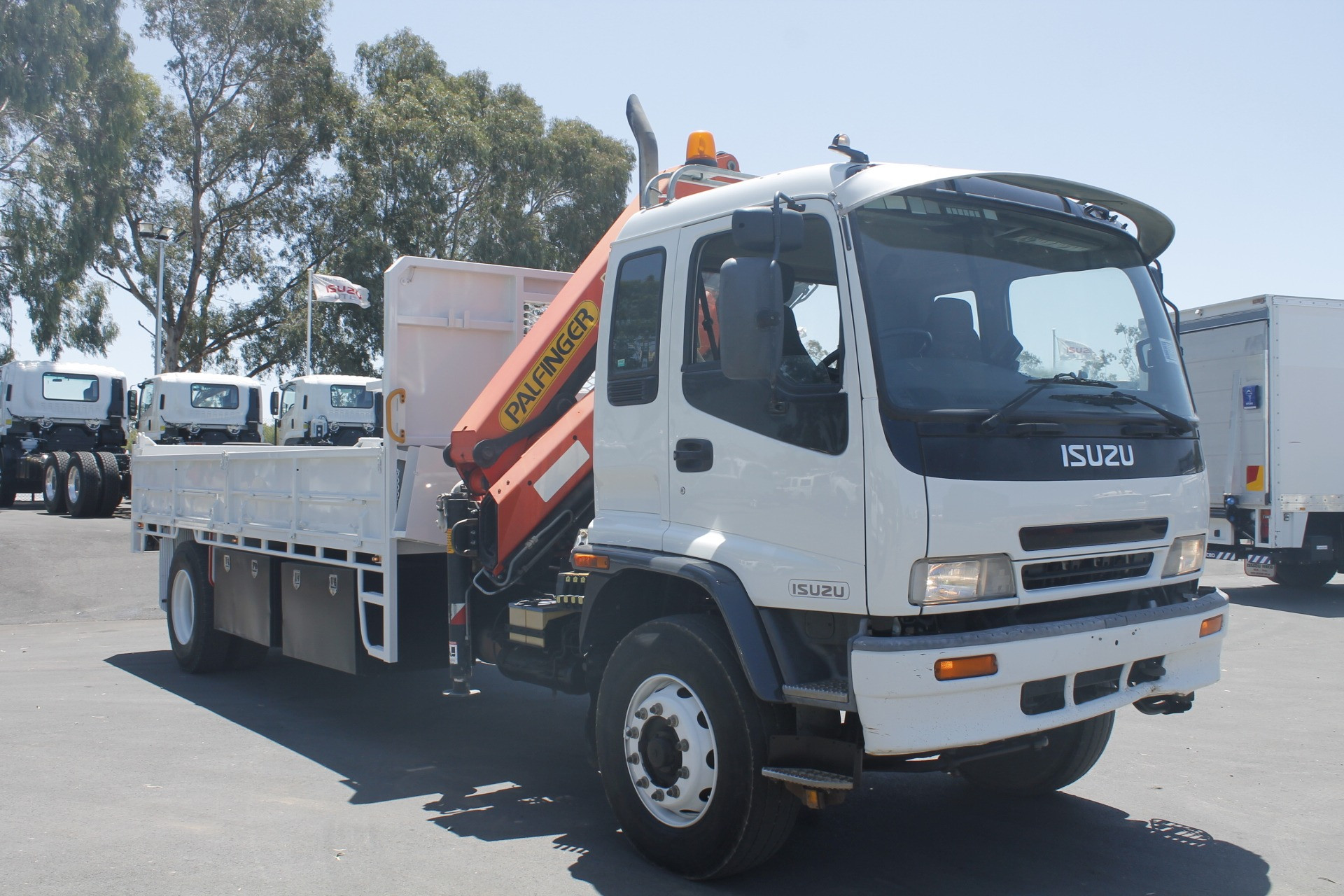 2005 ISUZU FVD950 MANUAL TIPPER / CRANE TRUCK
