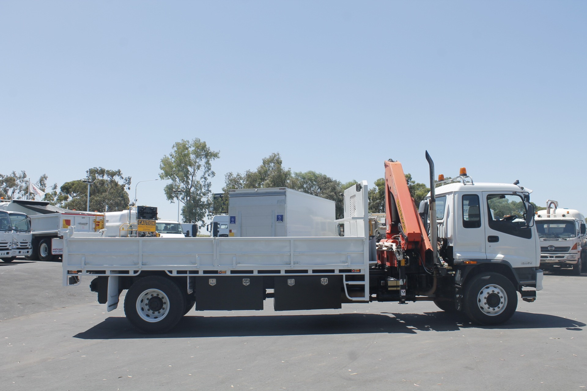2005 ISUZU FVD950 MANUAL TIPPER / CRANE TRUCK