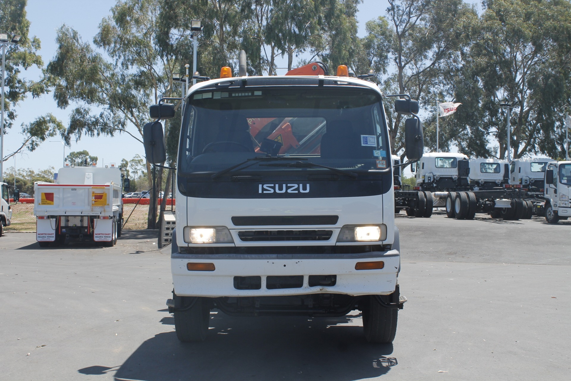 2005 ISUZU FVD950 MANUAL TIPPER / CRANE TRUCK