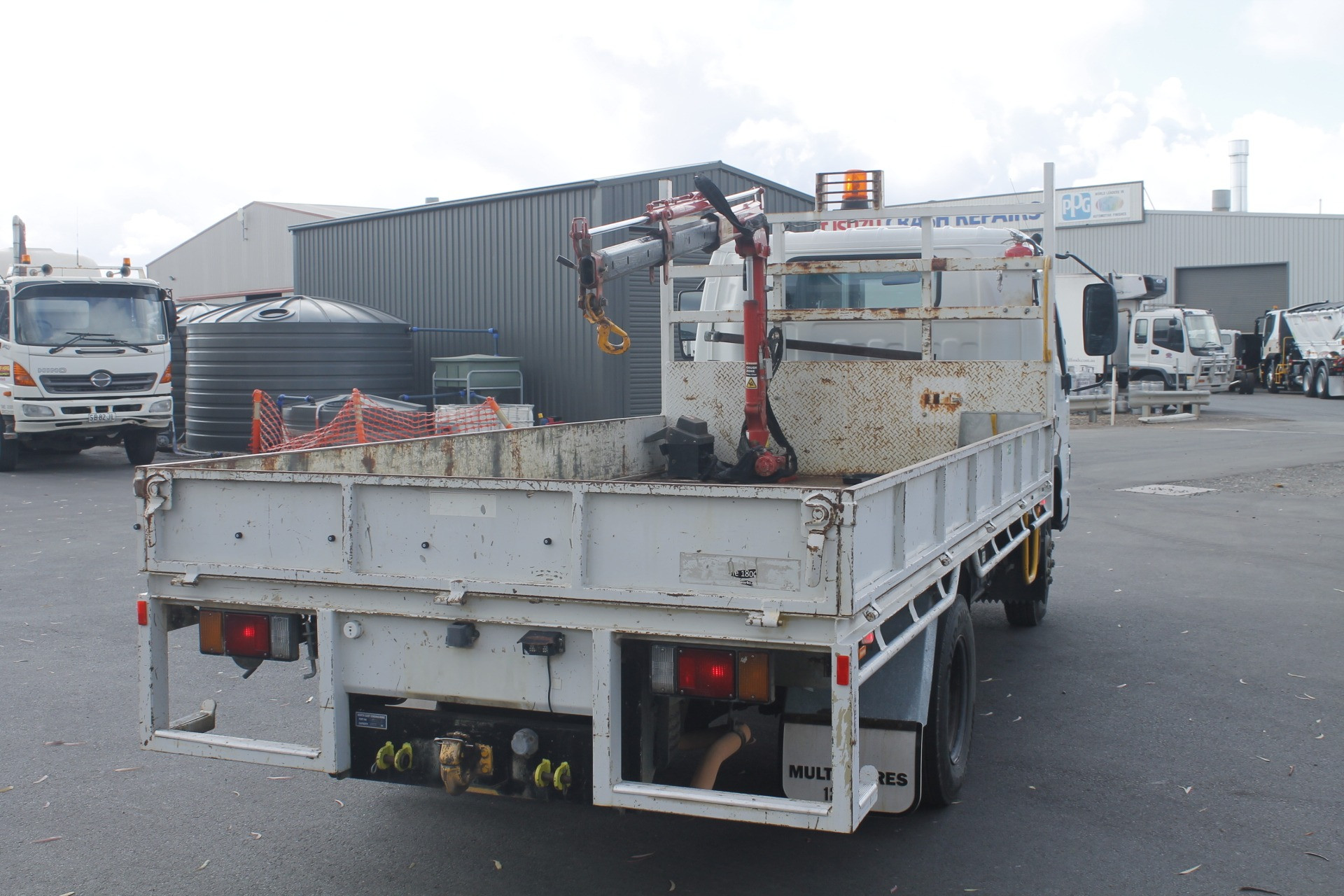 2006 ISUZU NPR200 MEDIUM TRAYTOP TRUCK MANUAL TRAY