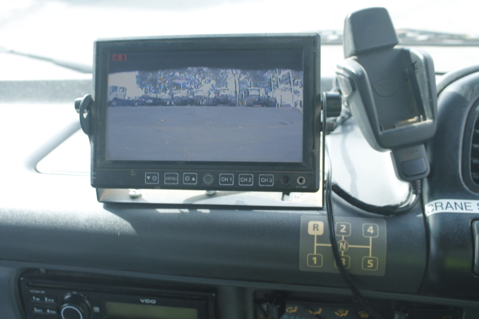 2006 ISUZU NPR200 MEDIUM TRAYTOP TRUCK MANUAL TRAY