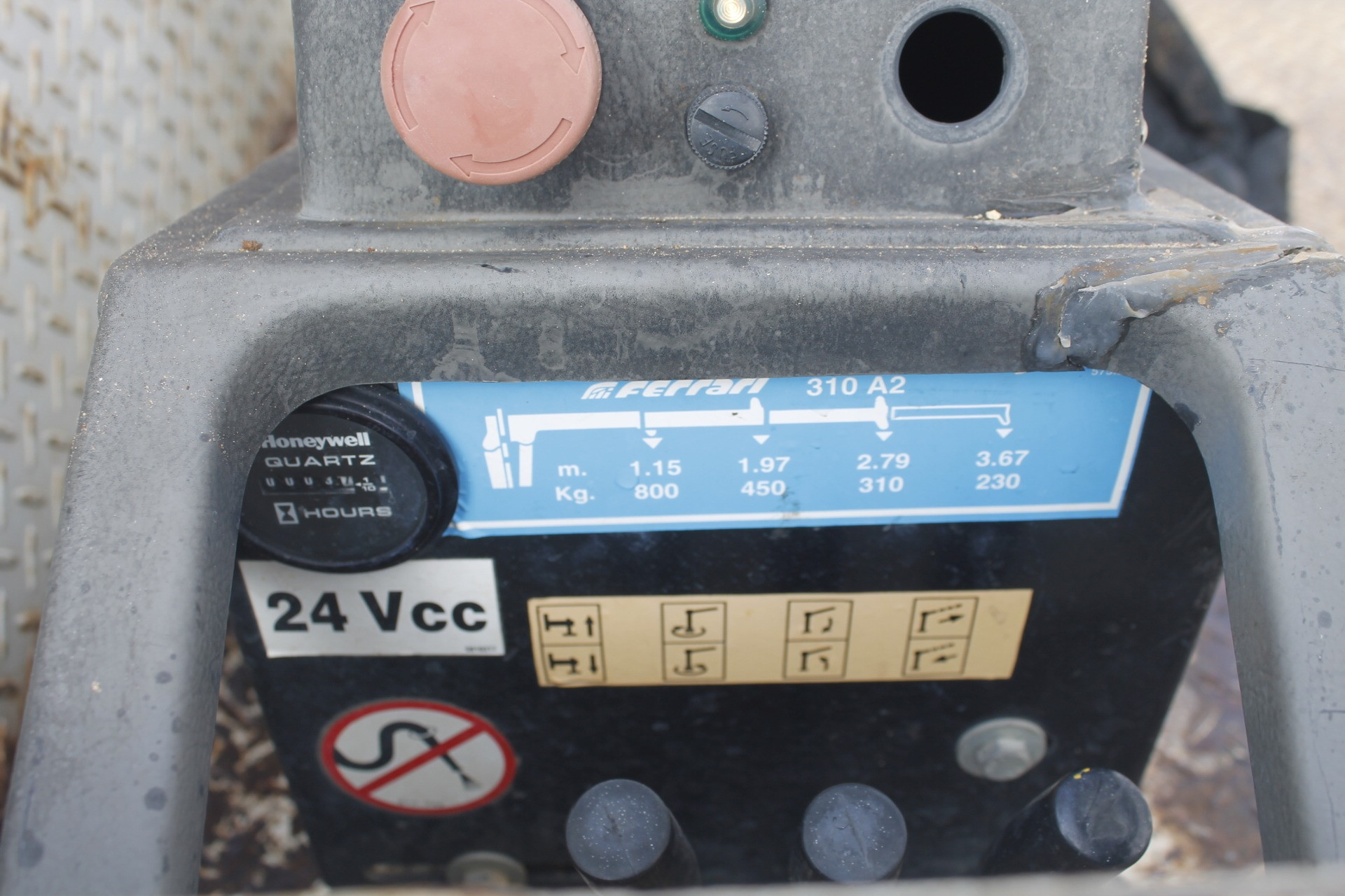 2006 ISUZU NPR200 MEDIUM TRAYTOP TRUCK MANUAL TRAY