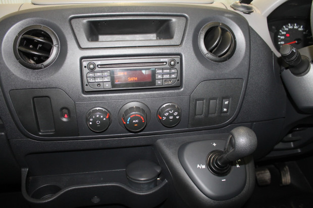 2016 RENAULT MASTER AUTOMATIC TRAY TOP