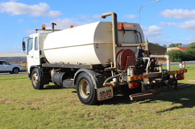 2004 HINO FG RANGER 9 MANUAL WATER TRUCK