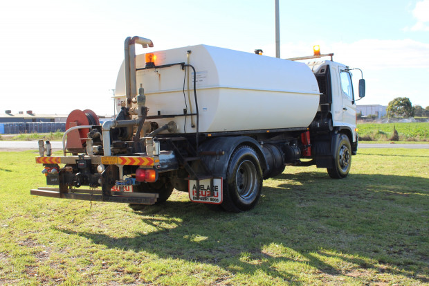 2004 HINO FG RANGER 9 MANUAL WATER TRUCK