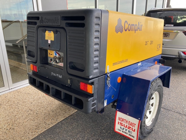 2014 COMPAIR C50 AIR COMPRESSOR ON TRAILER