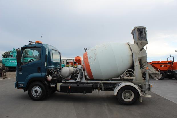2014 ISUZU FRR500 MANUAL CONCRETE AGITATOR