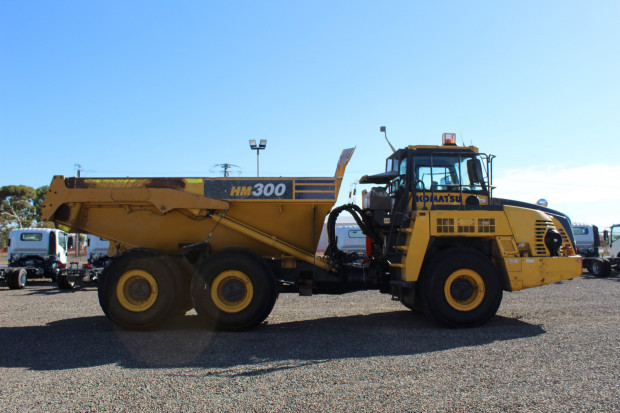 2019 KOMATSU HM300 OFF HIGHWAY AUTOMATIC ARTICULATED DUMP TRUCK
