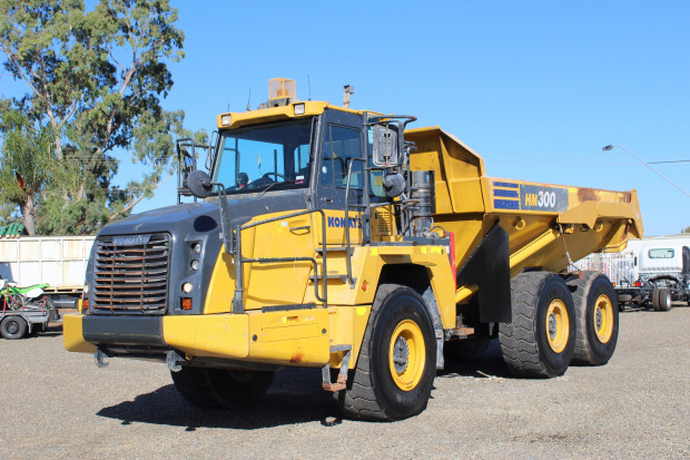 2019 KOMATSU HM300 OFF HIGHWAY AUTOMATIC ARTICULATED DUMP TRUCK