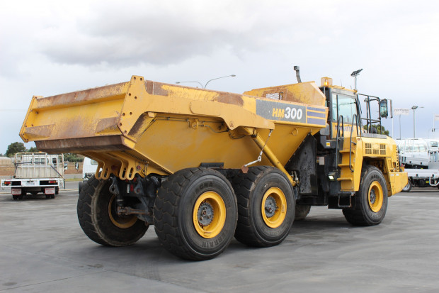 2019 KOMATSU HM300 OFF HIGHWAY AUTOMATIC ARTICULATED DUMP TRUCK