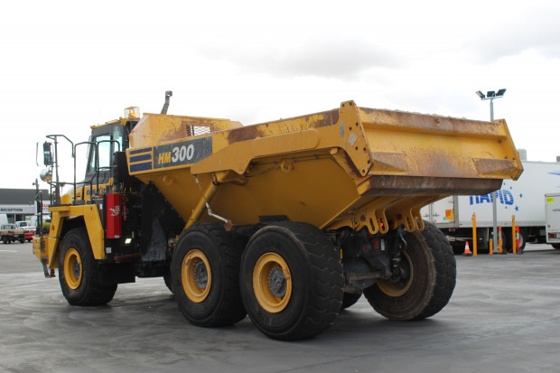 2019 KOMATSU HM300 OFF HIGHWAY AUTOMATIC ARTICULATED DUMP TRUCK
