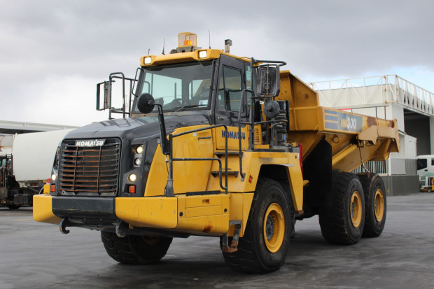 2019 KOMATSU HM300 OFF HIGHWAY AUTOMATIC ARTICULATED DUMP TRUCK
