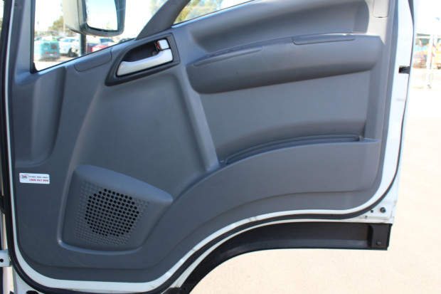 2017 ISUZU FRR 107-210 AUTOMATIC CAB CHASSIS