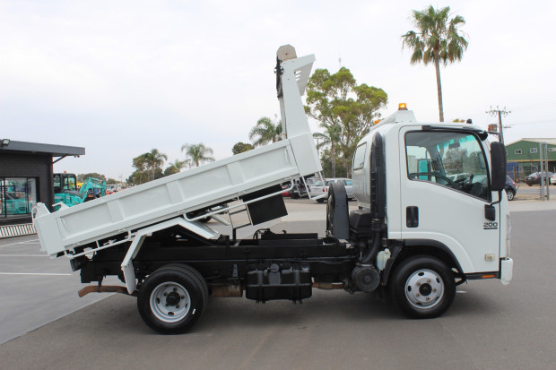 2008 ISUZU NPR200 MANUAL TIPPER