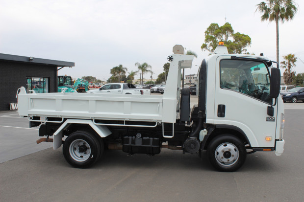 2008 ISUZU NPR200 MANUAL TIPPER