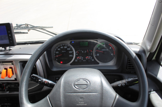 2011 HINO FG 1628-500 SERIES AUTOMATIC ROAD MAINTENANCE TRUCK