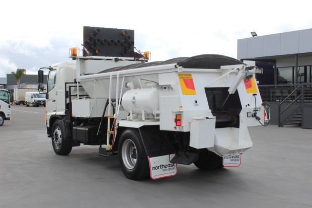 2011 HINO FG 1628-500 SERIES AUTOMATIC ROAD MAINTENANCE TRUCK