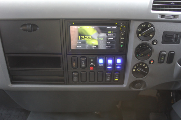 2017 MITSUBISHI FIGHTER TRUCK FIGHTER MANUAL TRAY