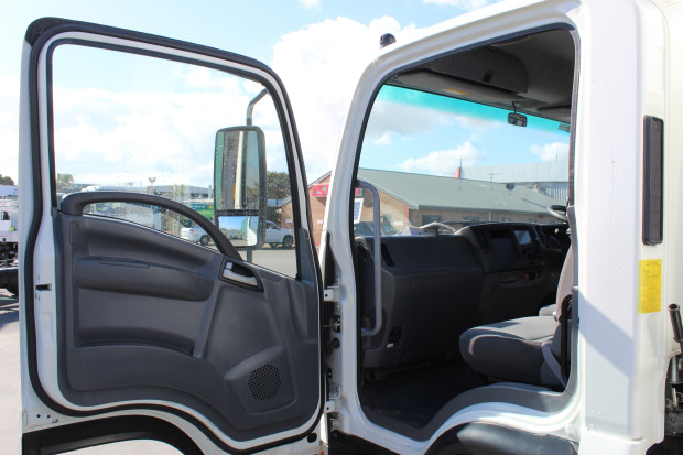 2017 ISUZU FRR 107-210 TRUCK FRR 107-210 AMT PANTECH