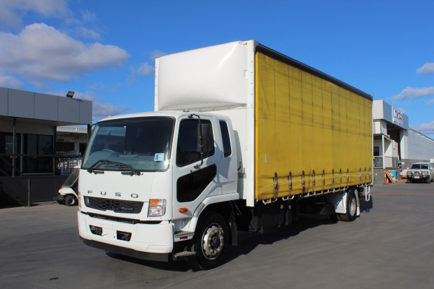 2018 MITSUBISHI FIGHTER 1627 AUTOMATIC CURTAINSIDER