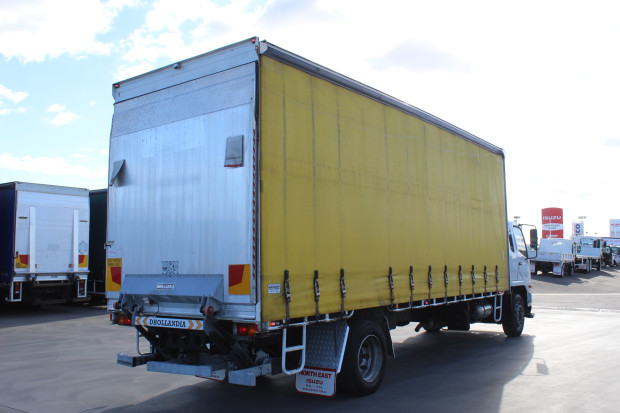 2018 MITSUBISHI FIGHTER 1627 AUTOMATIC CURTAINSIDER