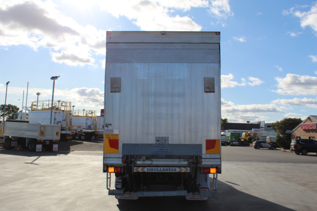 2018 MITSUBISHI FIGHTER 1627 AUTOMATIC CURTAINSIDER