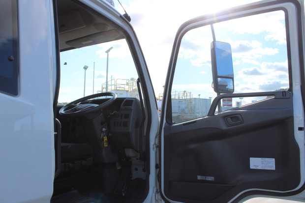 2018 MITSUBISHI FIGHTER 1627 AUTOMATIC CURTAINSIDER