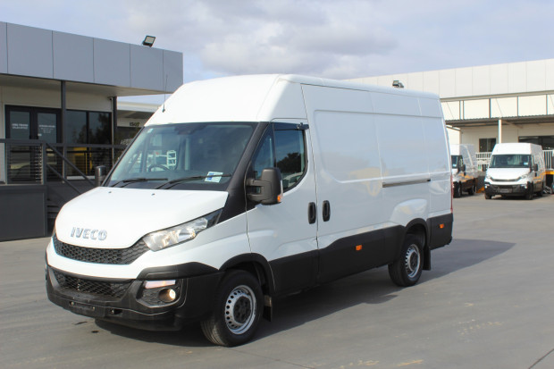 2017 IVECO DAILY MY14 35S13 SWB/LOW (WB3000) 6 SP MANUAL + DOUBLE O/D VAN