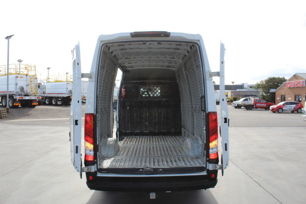 2017 IVECO DAILY MY14 35S13 SWB/LOW (WB3000) 6 SP MANUAL + DOUBLE O/D VAN