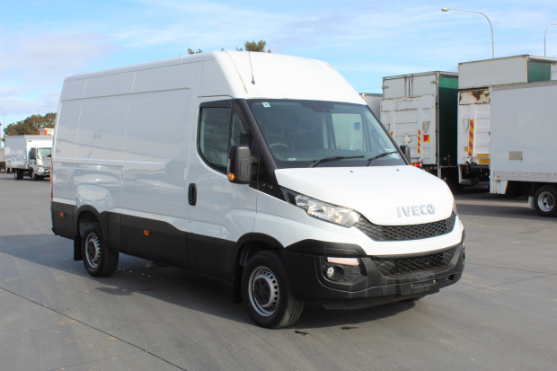2017 IVECO DAILY MY14 35S13 SWB/LOW (WB3000) 6 SP MANUAL + DOUBLE O/D VAN