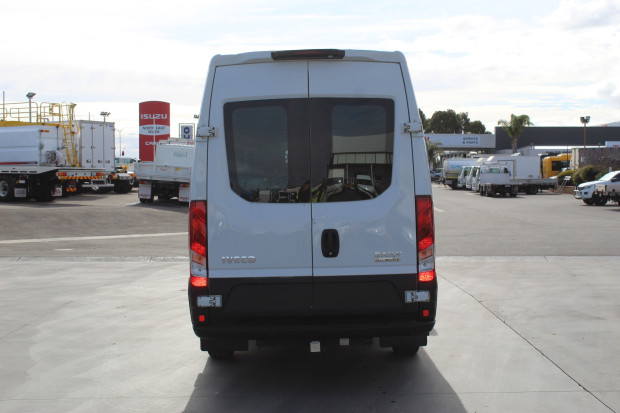 2017 IVECO DAILY MY14 35S13 SWB/LOW (WB3000) 6 SP MANUAL + DOUBLE O/D VAN