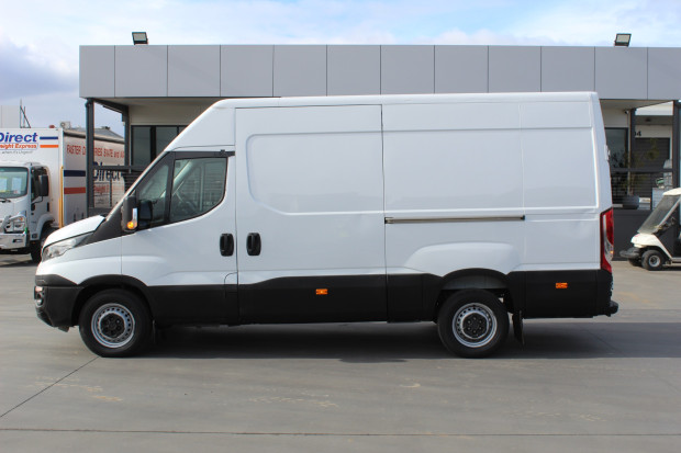 2017 IVECO DAILY MY14 35S13 SWB/LOW (WB3000) 6 SP MANUAL + DOUBLE O/D VAN