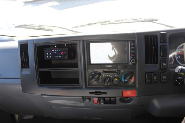 2020 ISUZU NLR 45-150 TRUCK NLR 45-150 AMT REFRIGERATED