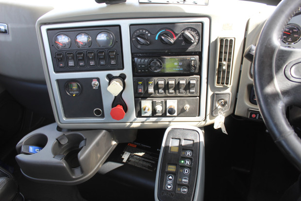 2014 CAT CT610 TRUCK CT610 AUTOMATIC PRIMEMOVER