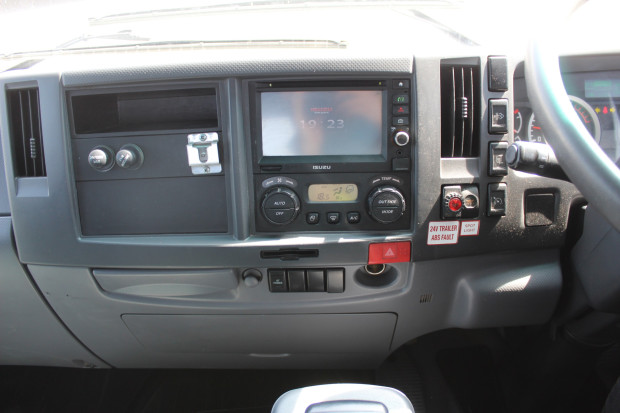 2018 ISUZU FSR 140/120-260 TRUCK FSR 140/120-260 AUTOMATIC CAB CHASSIS