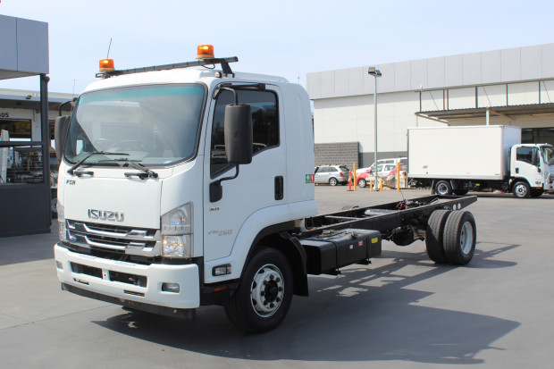 2018 ISUZU FSR 140/120-260 TRUCK FSR 140/120-260 AUTOMATIC CAB CHASSIS
