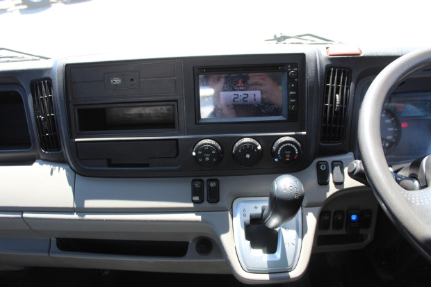2017 MITSUBISHI CANTER 715 SWB AMT TIPPER