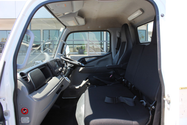 2017 MITSUBISHI CANTER 715 SWB AMT TIPPER