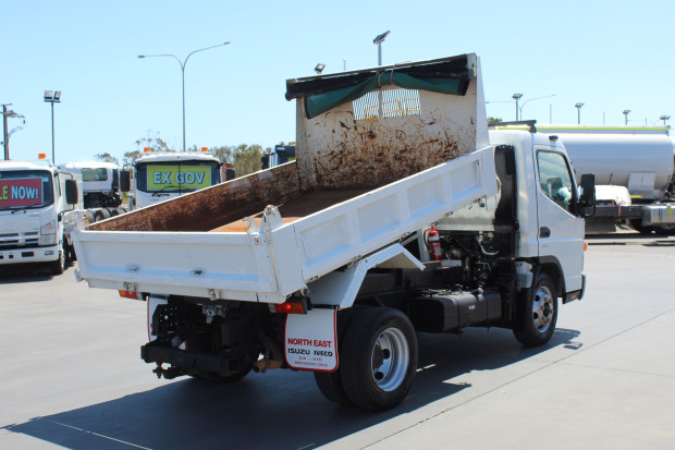 2017 MITSUBISHI CANTER 715 SWB AMT TIPPER