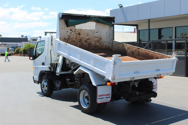 2017 MITSUBISHI CANTER 715 SWB AMT TIPPER