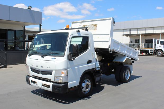 2017 MITSUBISHI CANTER 715 SWB AMT TIPPER