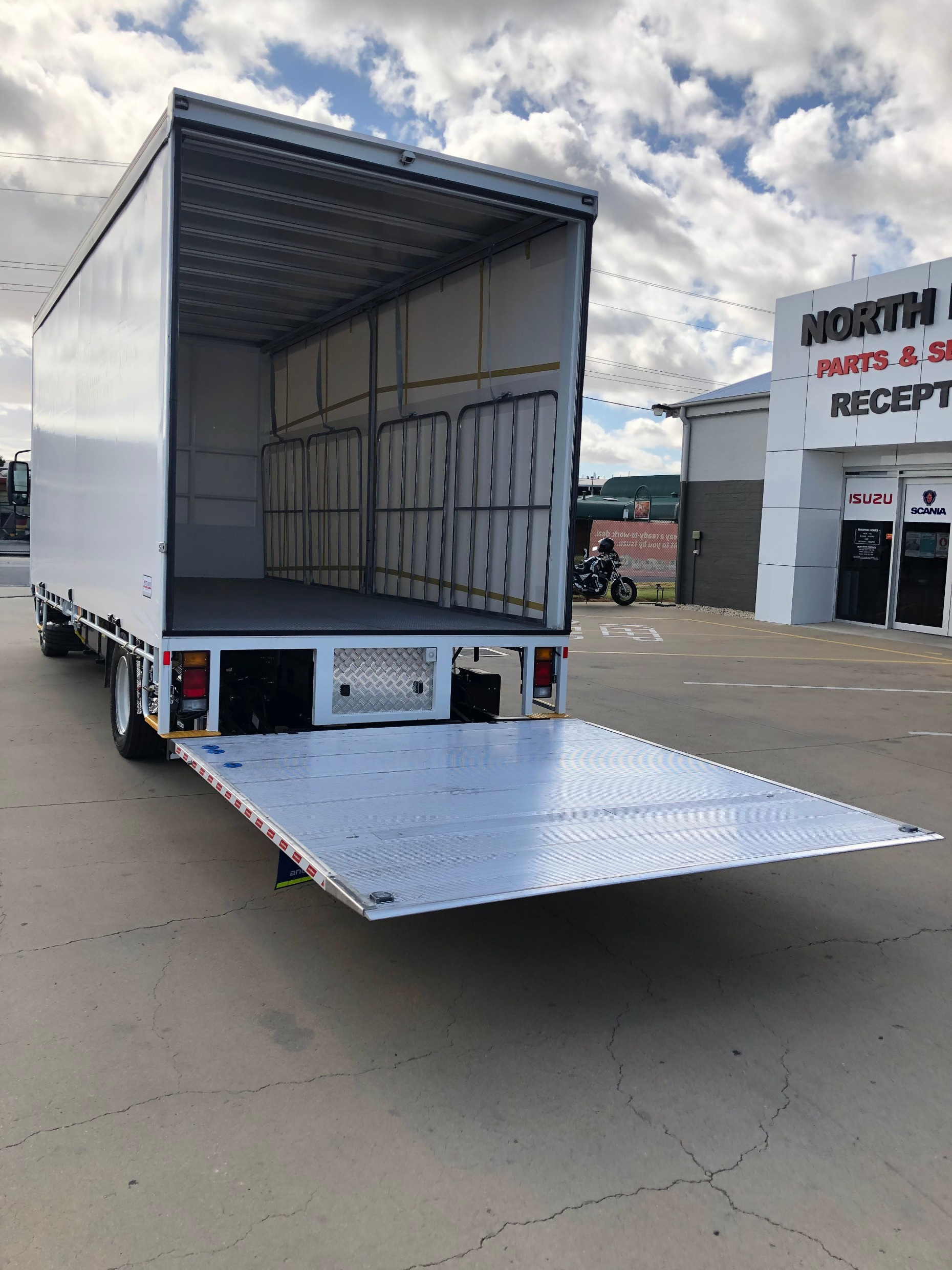 2021 ISUZU FSR 120/140-240 10 PALLET TAUTLINER - IN BUILD TRUCK FSR 120/140-240 CURTAINSIDER